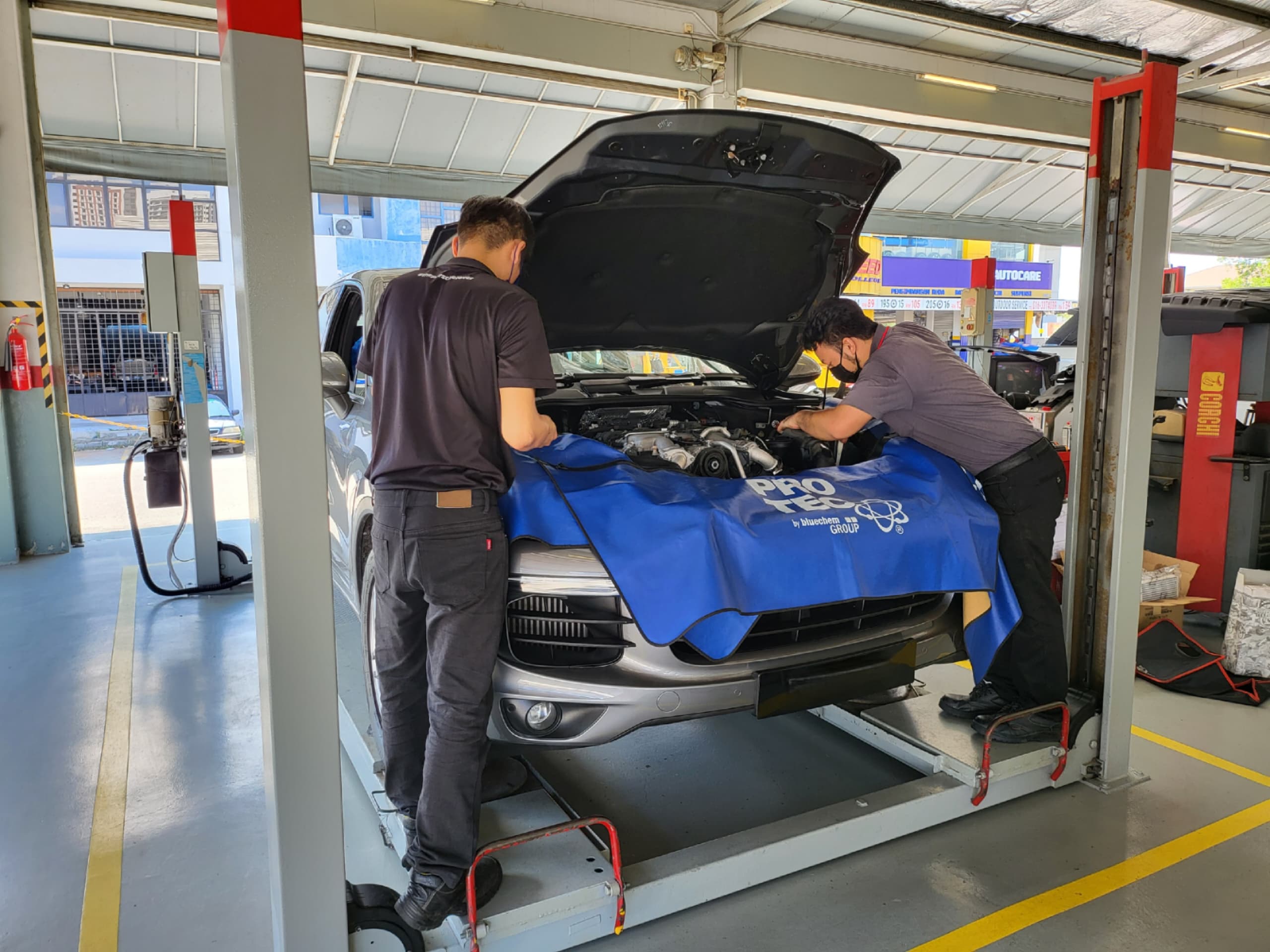 porsche maintenance cayenne