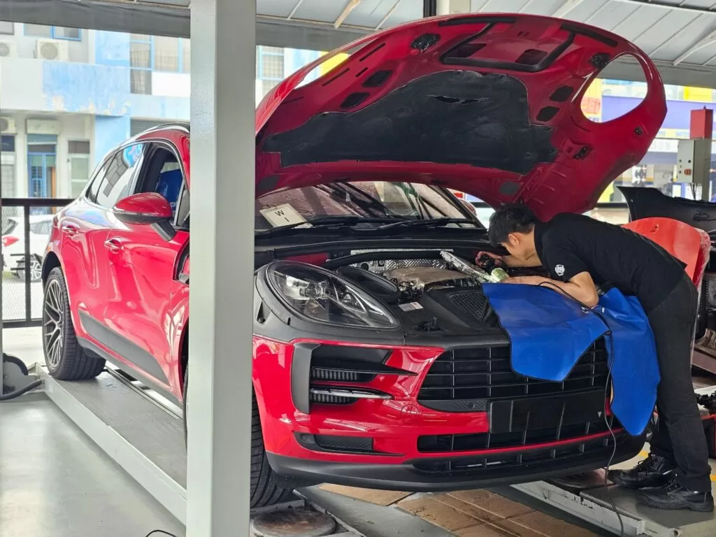 Seek immediate inspection if you notice this symptoms on your Porsche